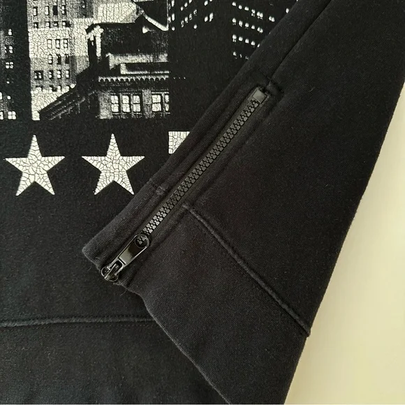 H&M Black Crewneck Sweater with Graphic Print - Picture 7 of 13